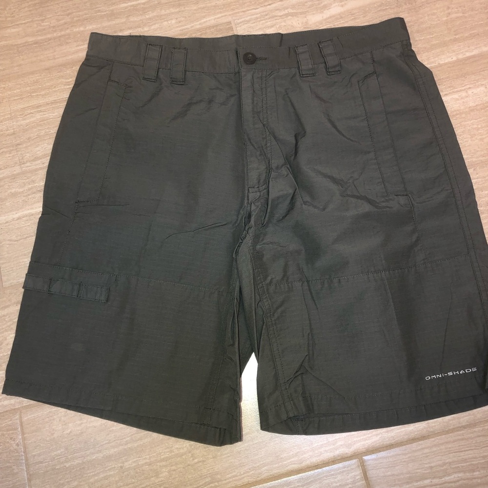 Men’s Columbia gray Cargo Shorts size 36